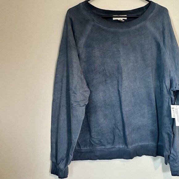 NWT Treasure & Bond Mineral Wash Navy Crewneck Sweater - Size: Large - Picture 2 of 6